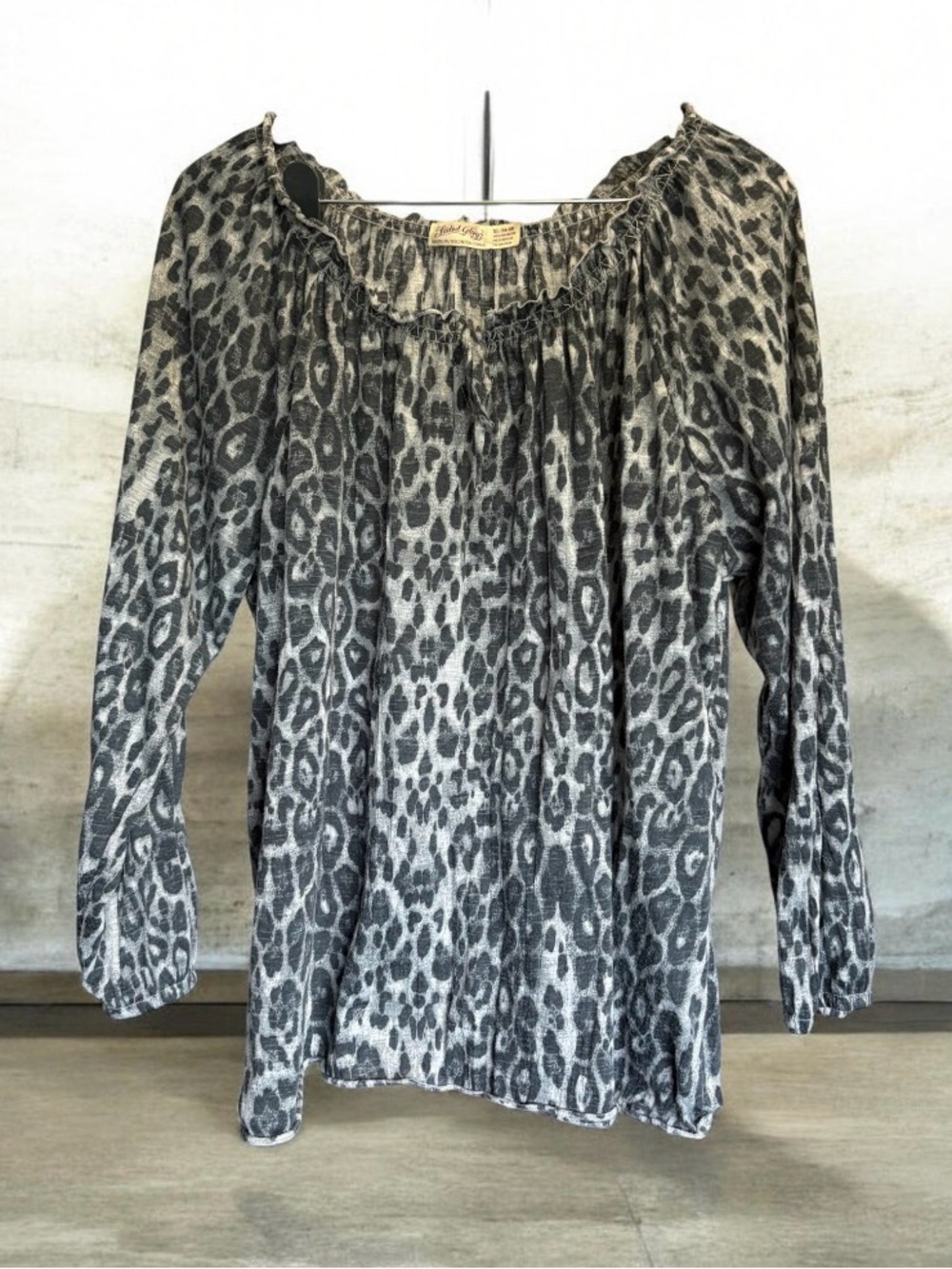 Faded Glory Gray & Black Leopard Print Peasant Top